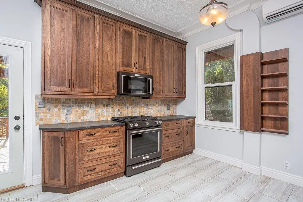 9 Stanley Avenue, #B