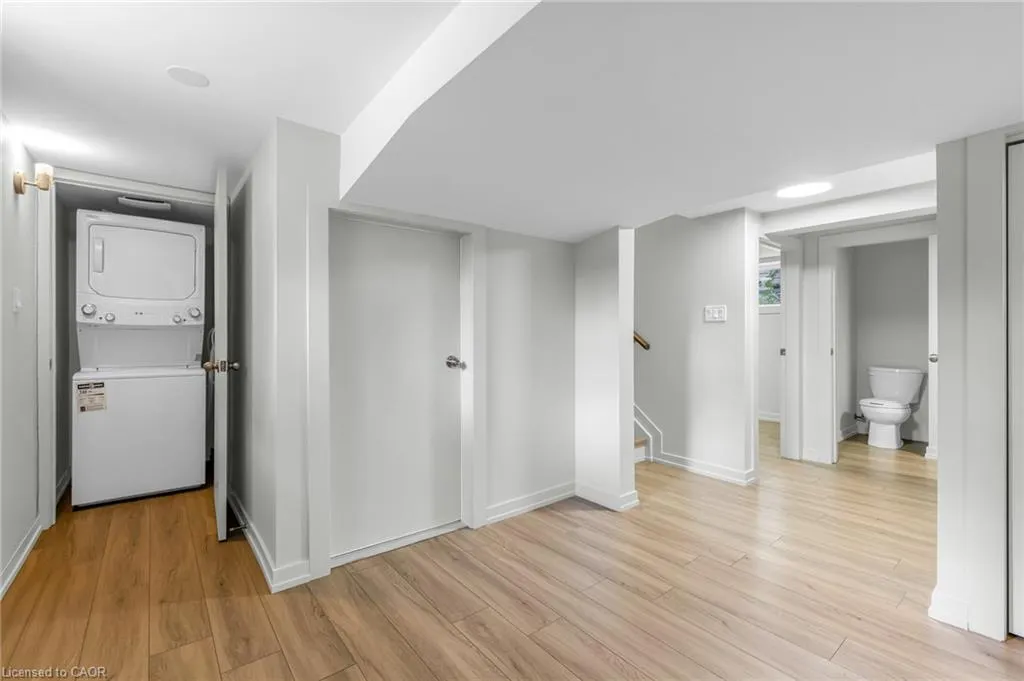 366 Carlton Street, #Lower