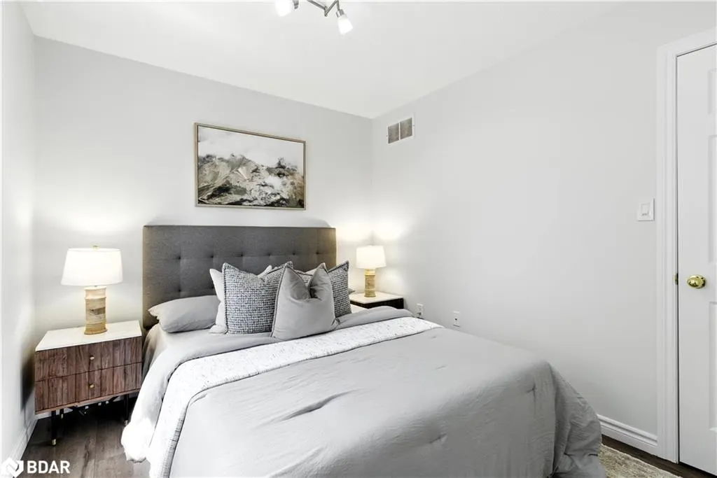 20 Pacific Avenue, #Main