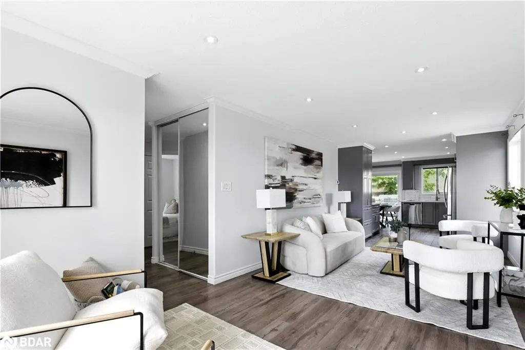 20 Pacific Avenue, #Main