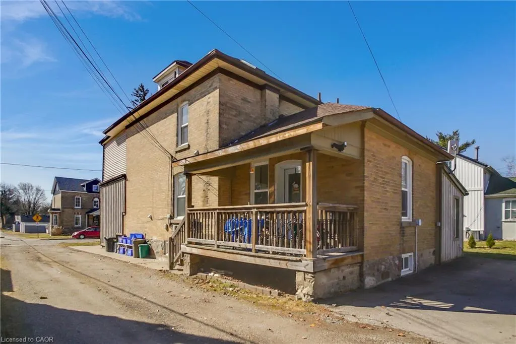 17 Shaw Avenue W