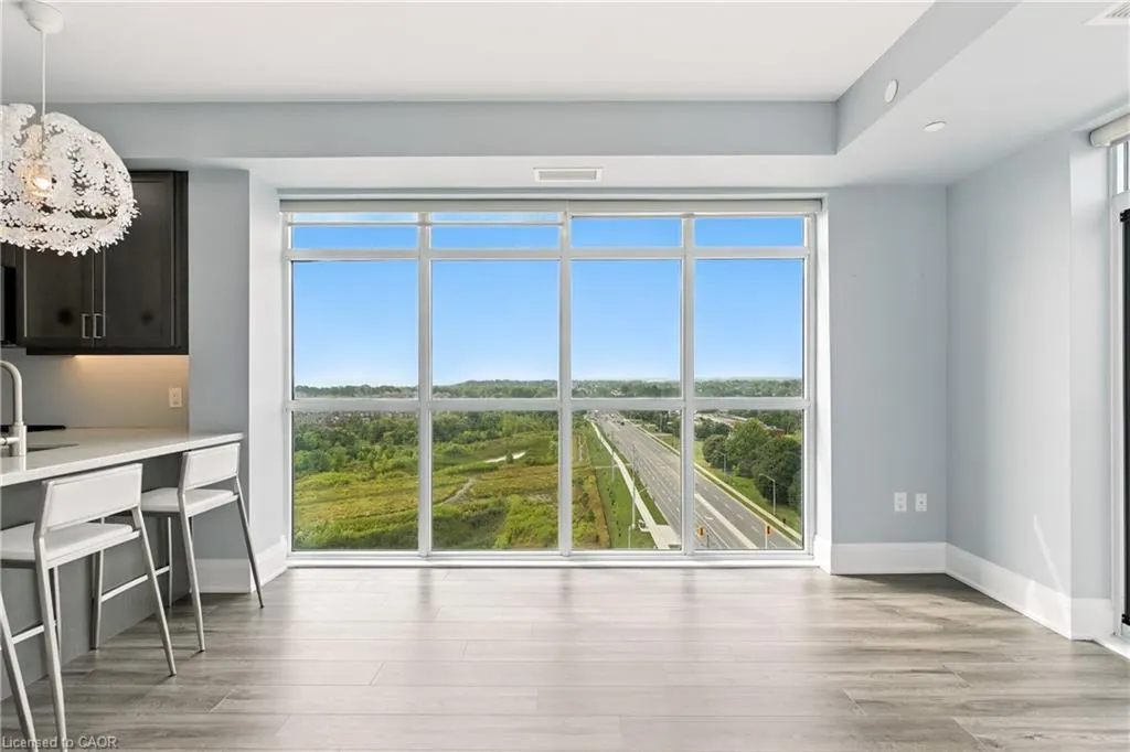 450 Dundas Street E, #902