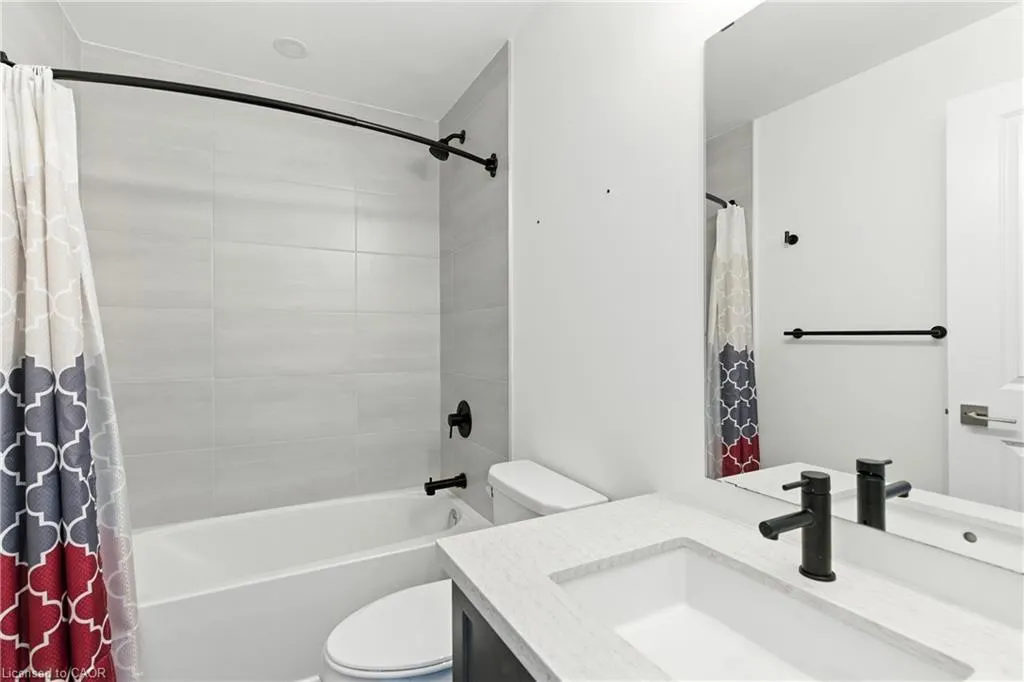 450 Dundas Street E, #902