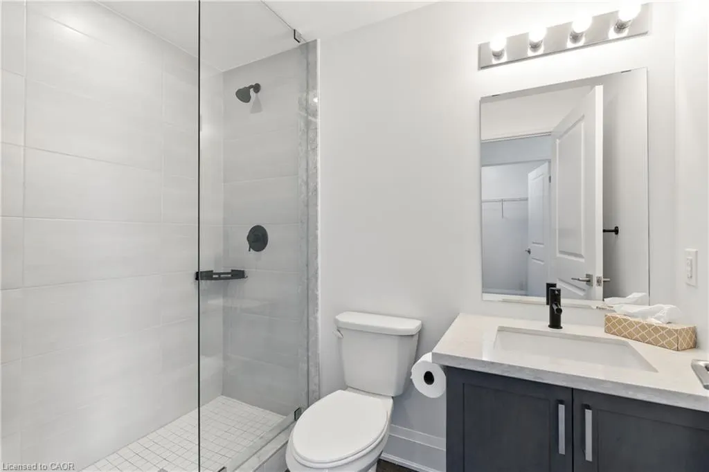 450 Dundas Street E, #902