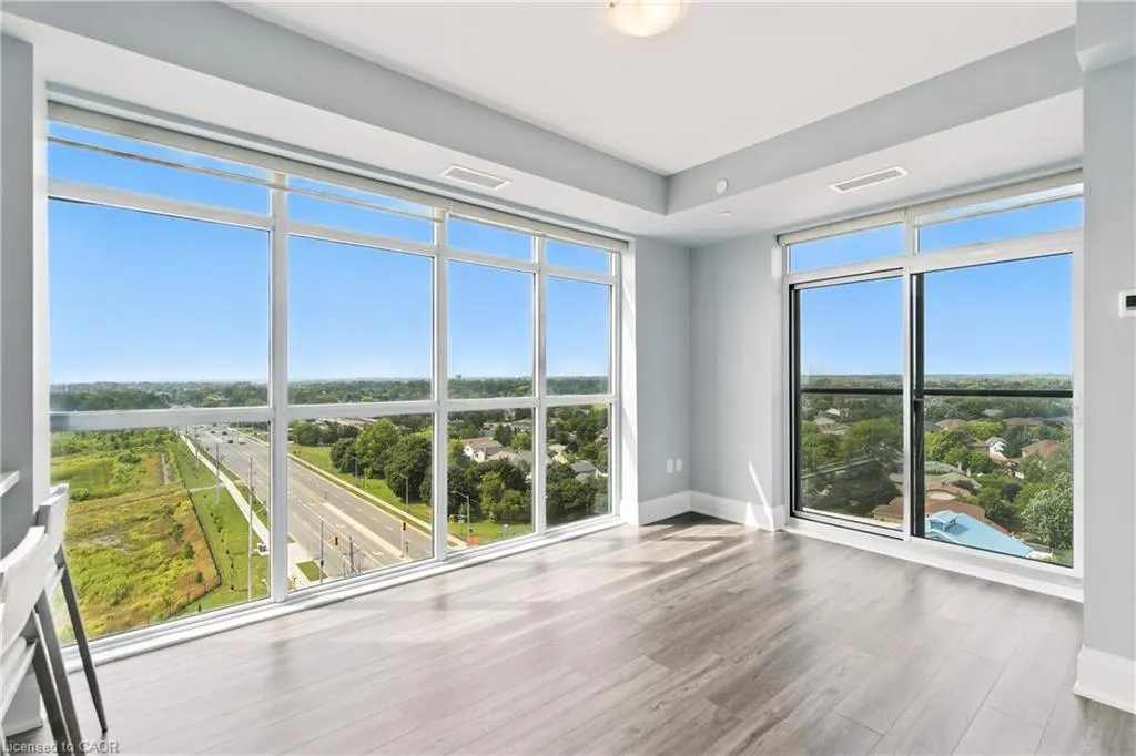 450 Dundas Street E, #902