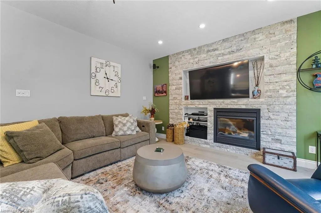 58 Winding Wood Crescent
