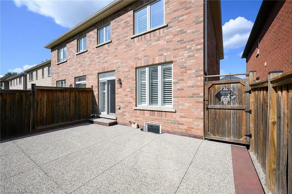 76 Summerberry Way