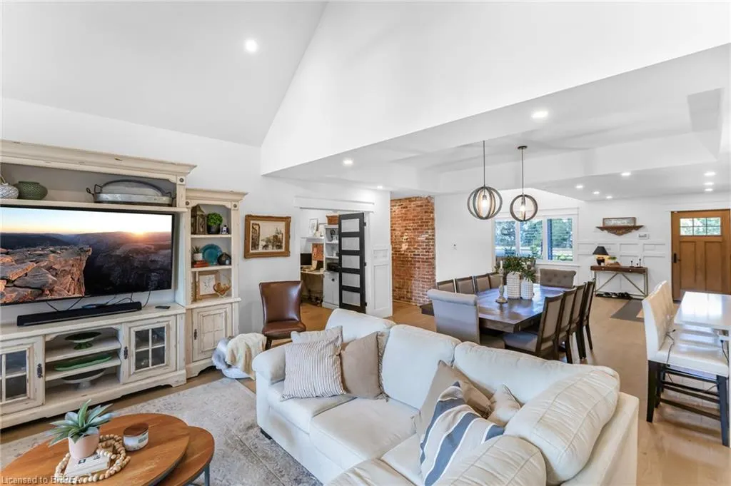 60 Mountain Brow Boulevard