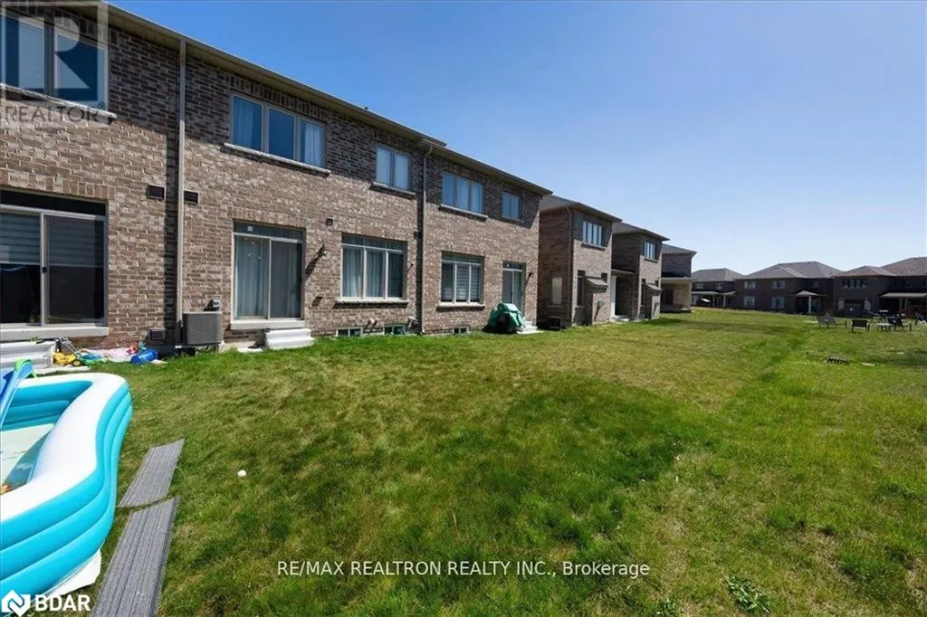 84 Ferragine Crescent