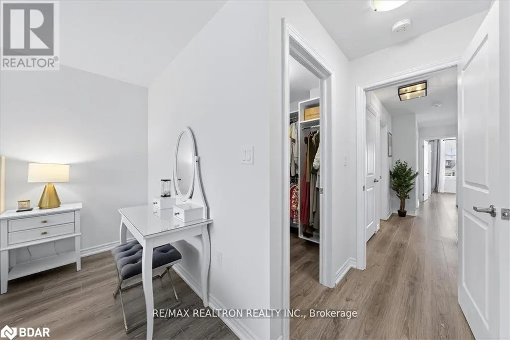 84 Ferragine Crescent
