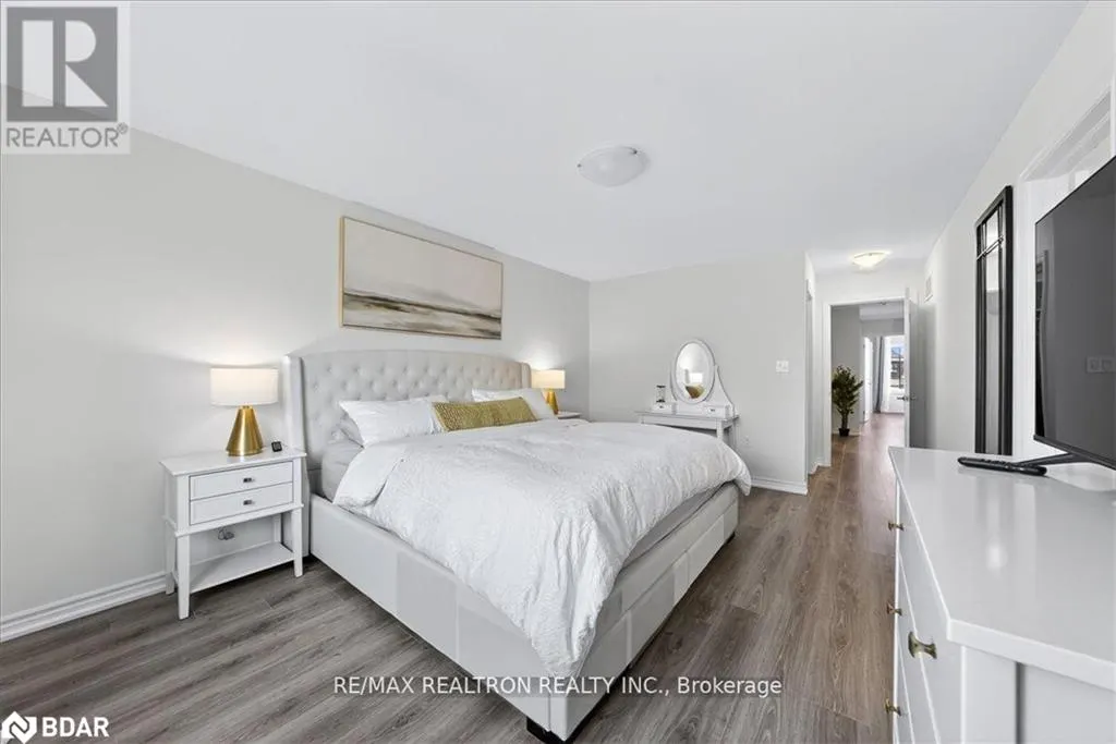 84 Ferragine Crescent