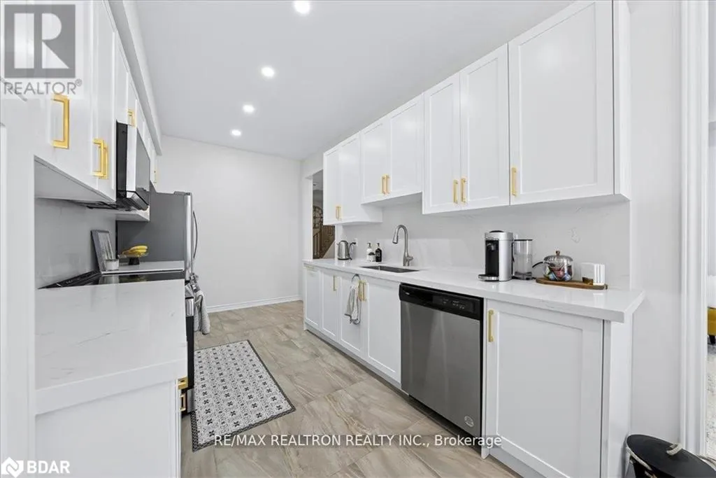 84 Ferragine Crescent