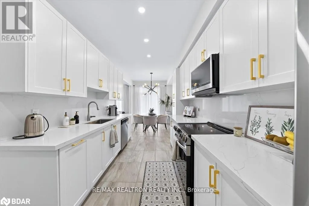 84 Ferragine Crescent