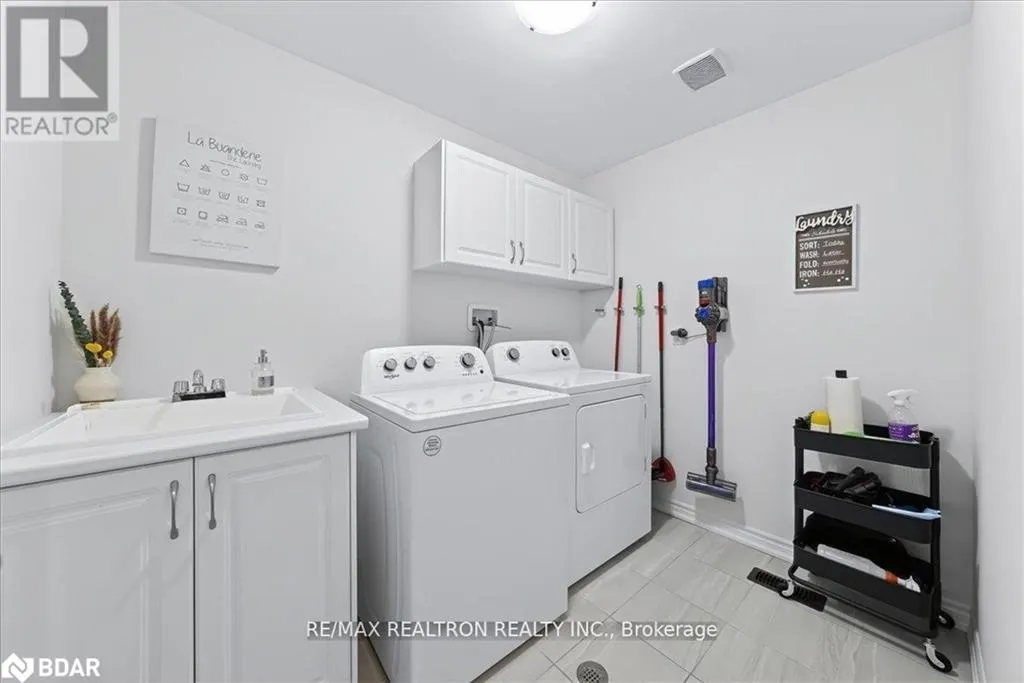 84 Ferragine Crescent