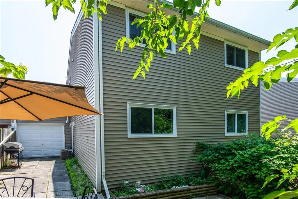 173 Silver Aspen Crescent