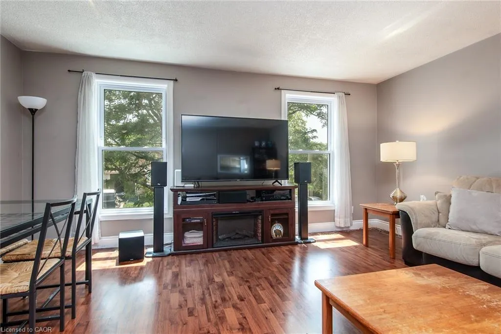 173 Silver Aspen Crescent