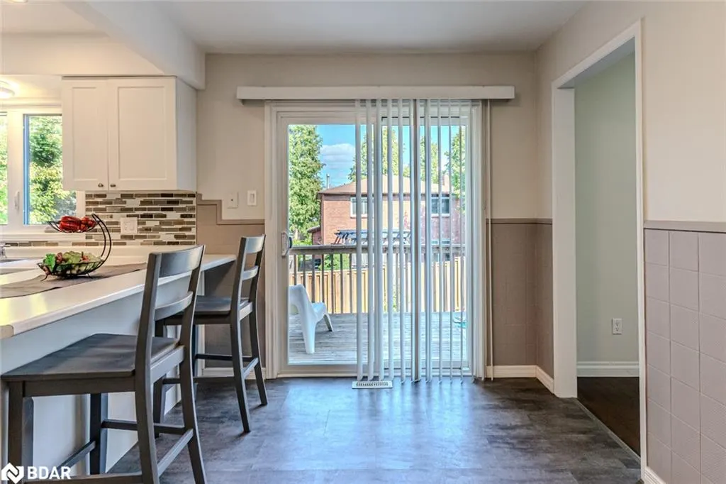 16 Autumn Lane, #Upper