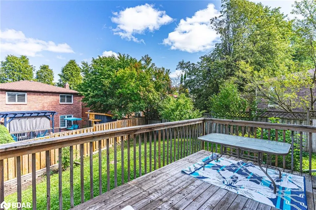 16 Autumn Lane, #Upper