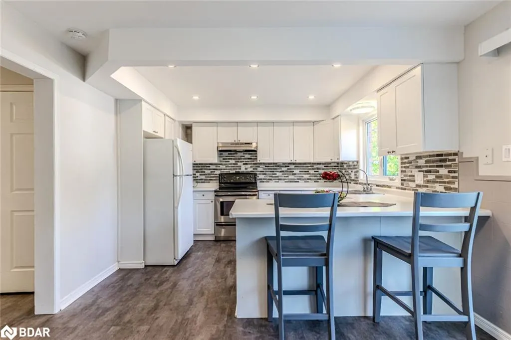 16 Autumn Lane, #Upper
