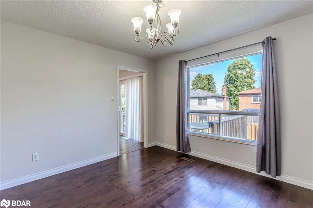 16 Autumn Lane, #Upper