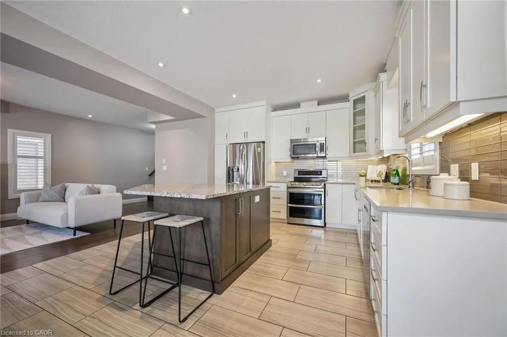 552 Wasaga Crescent