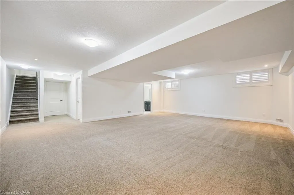 552 Wasaga Crescent