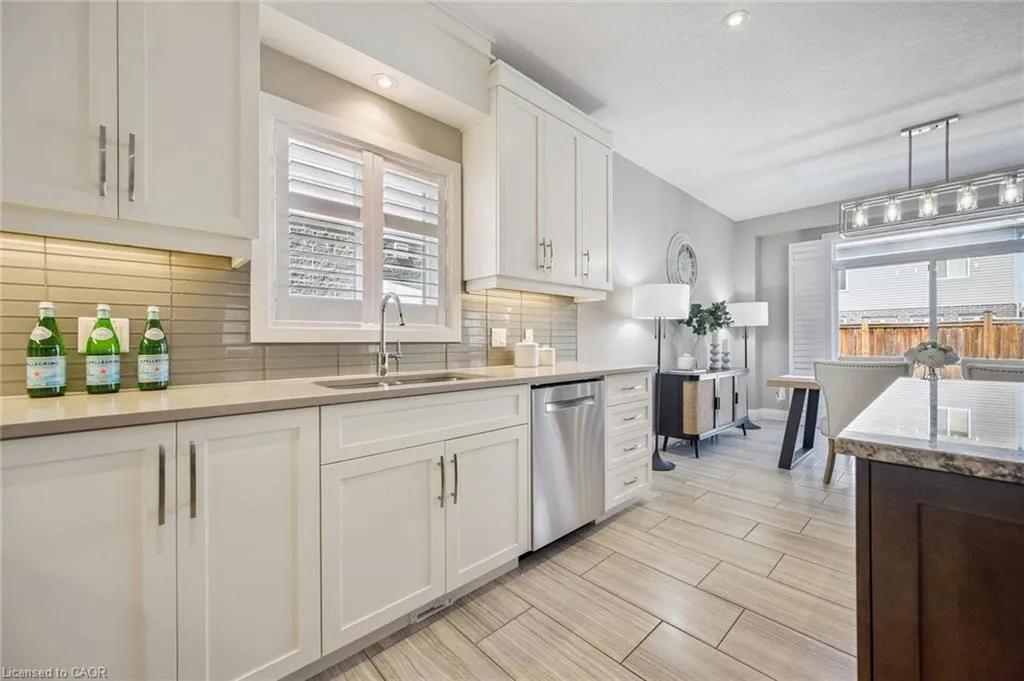 552 Wasaga Crescent