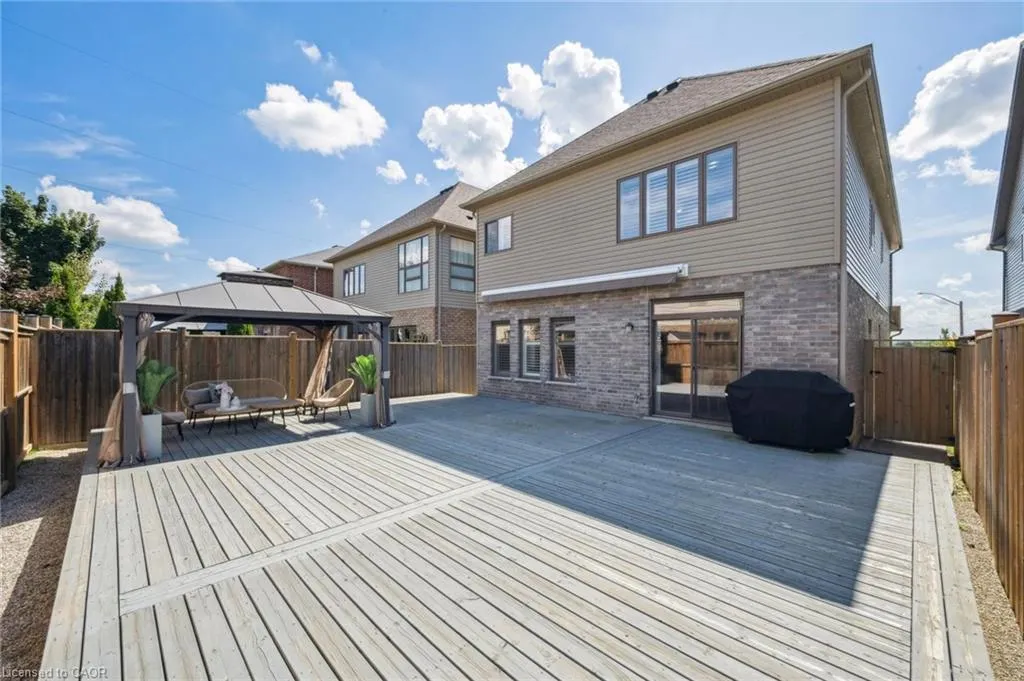 552 Wasaga Crescent