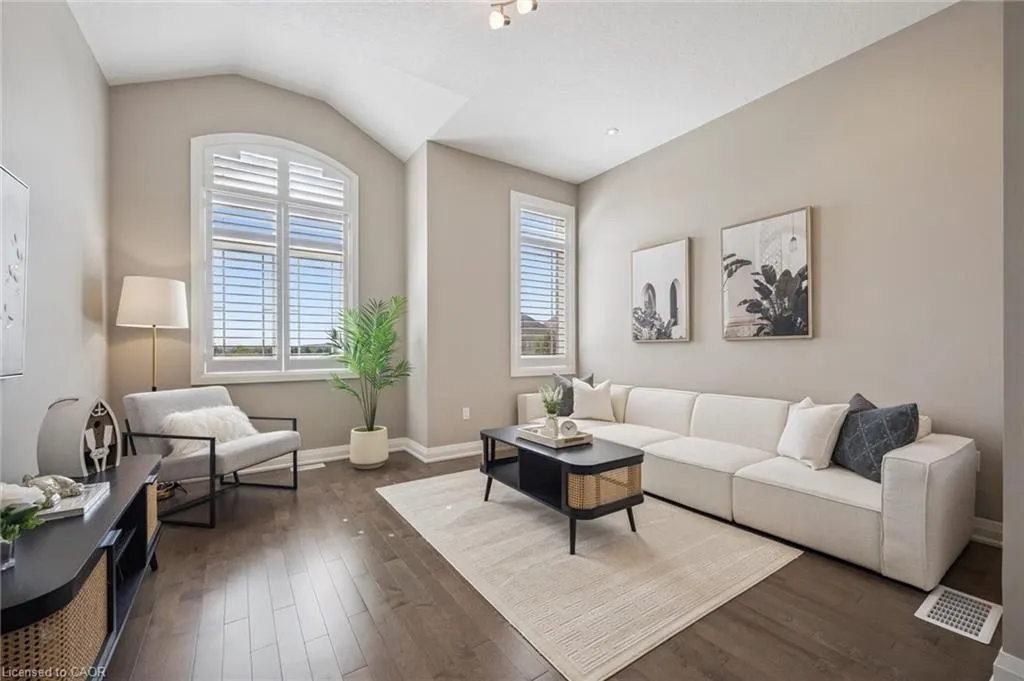 552 Wasaga Crescent