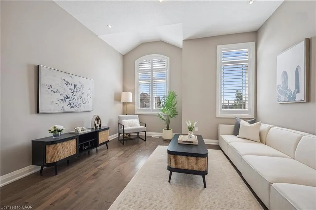 552 Wasaga Crescent