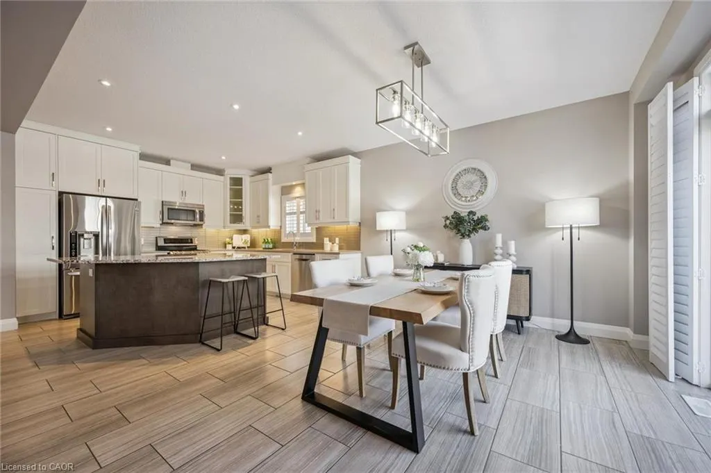 552 Wasaga Crescent
