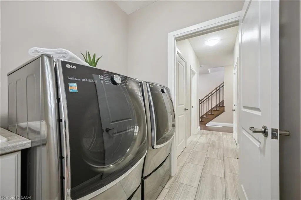 552 Wasaga Crescent