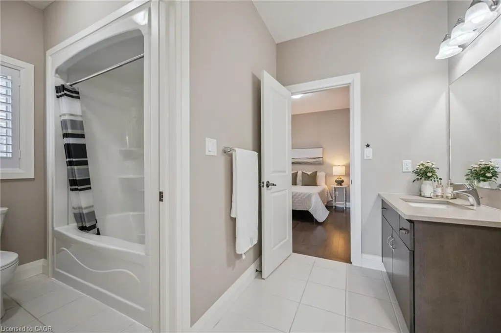 552 Wasaga Crescent