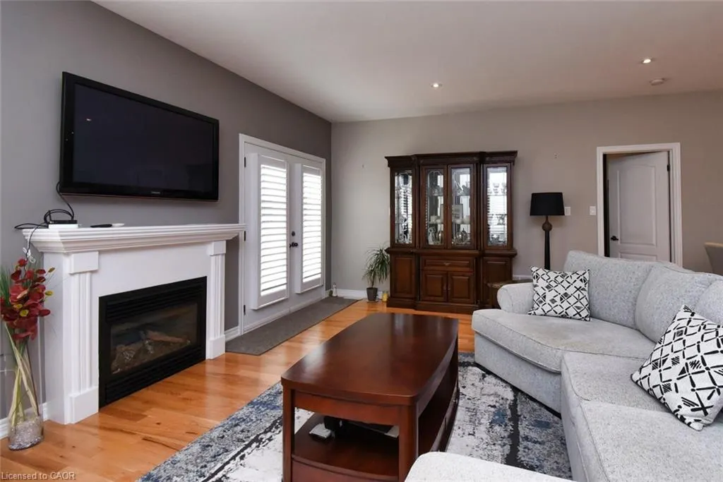 288 Main Street E, #4