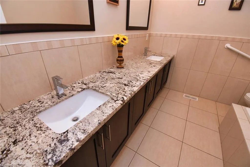 288 Main Street E, #4