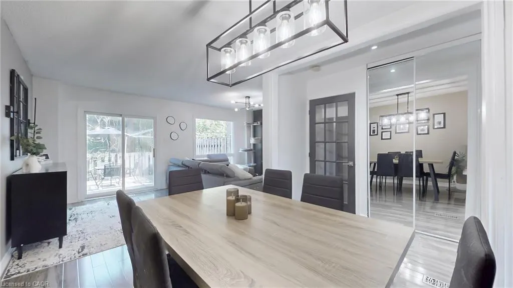 52 Adelaide Street, #32