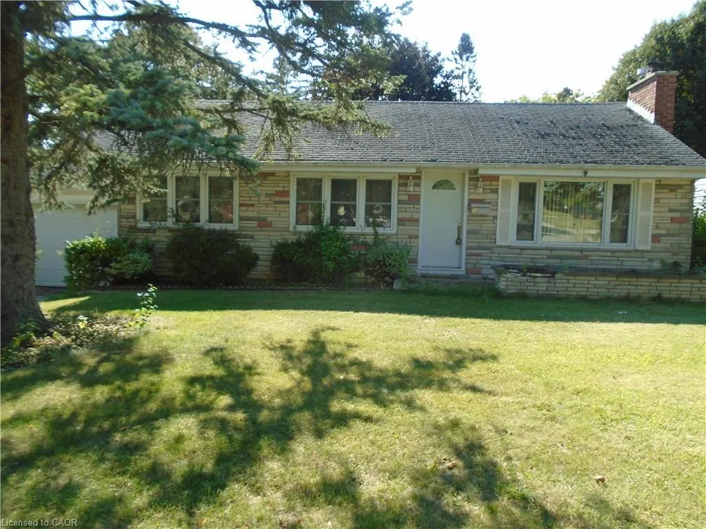 30 Simcoe Boulevard