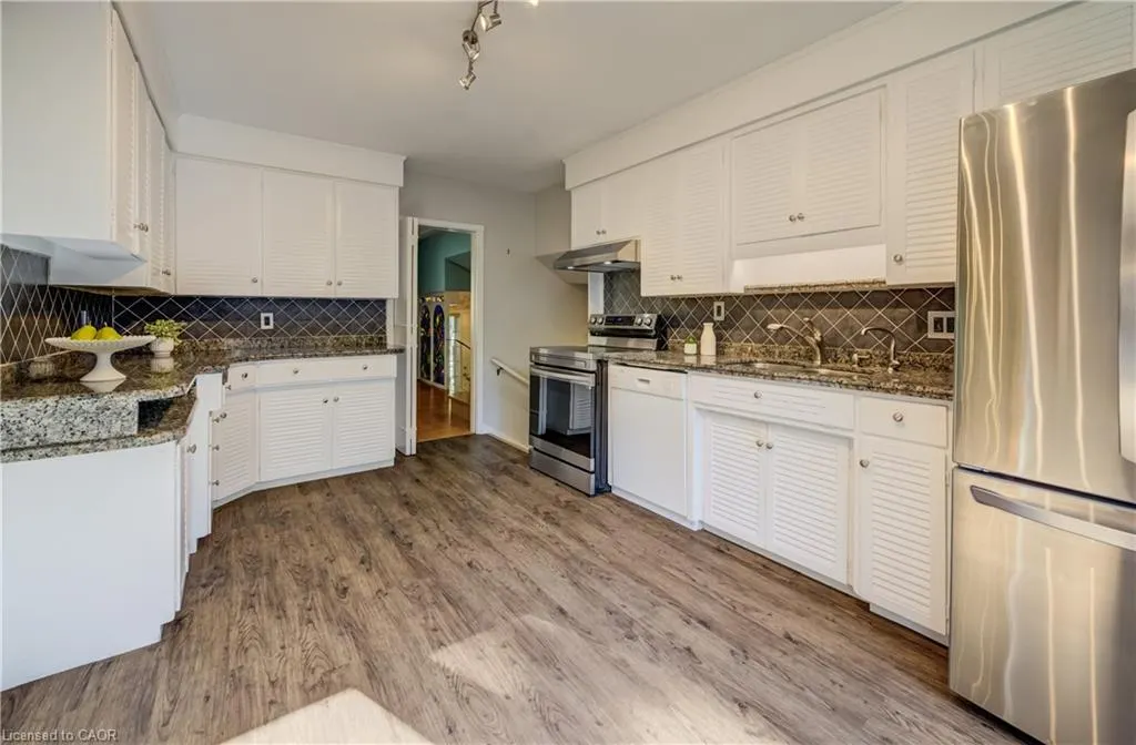 15 Buttonwood Drive