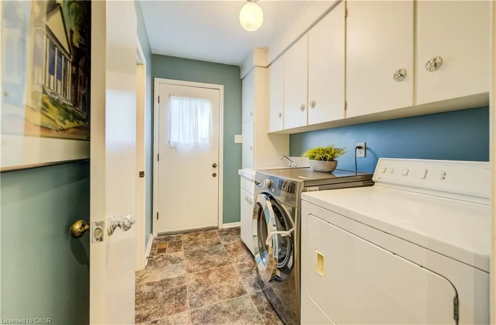 15 Buttonwood Drive