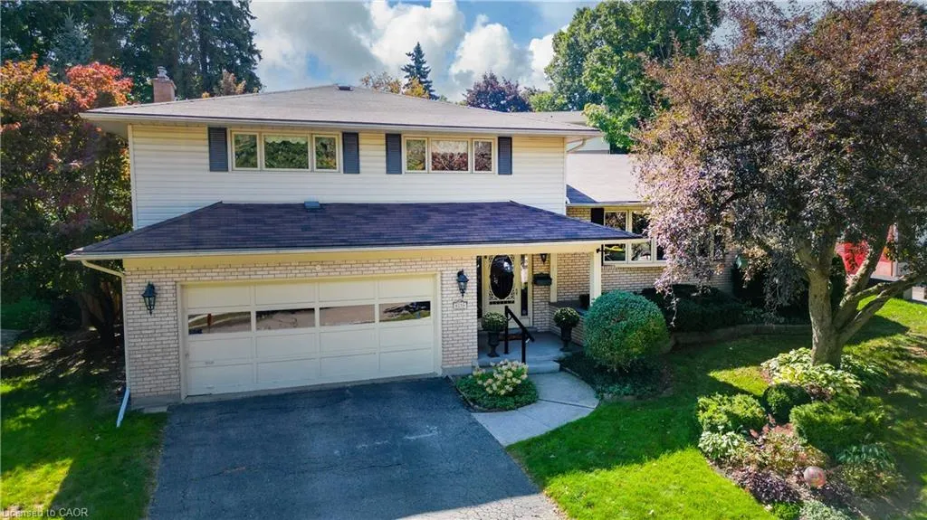 15 Buttonwood Drive