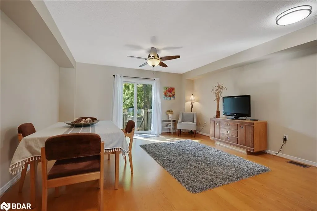 440 Yonge Street, #A4