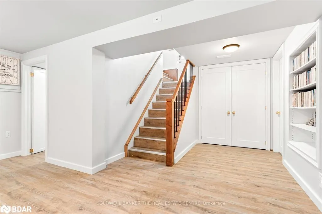 7 Leach Street