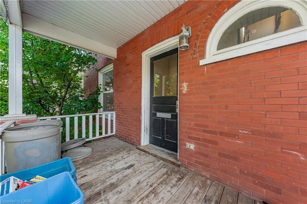 854 William Street