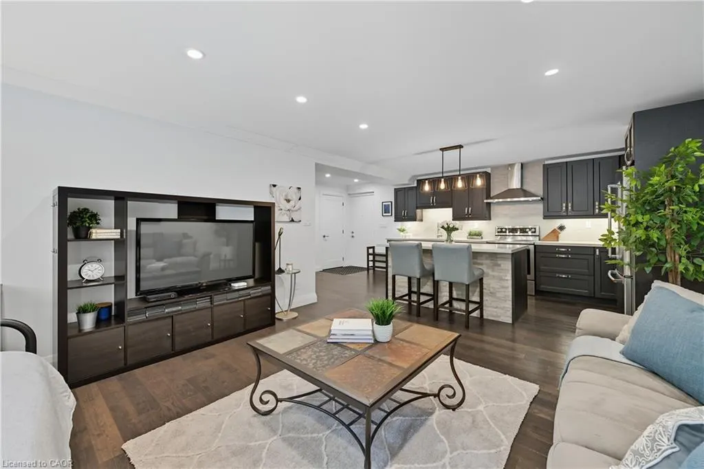 1377 Lakeshore Road, #104