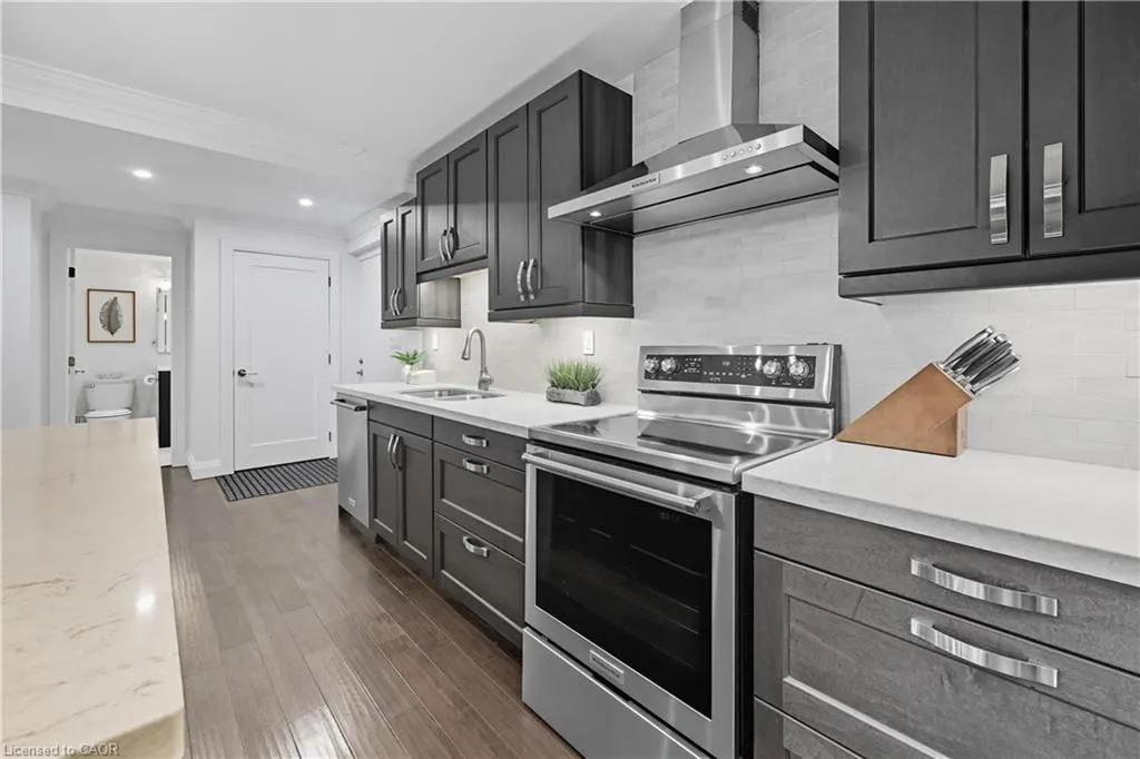 1377 Lakeshore Road, #104