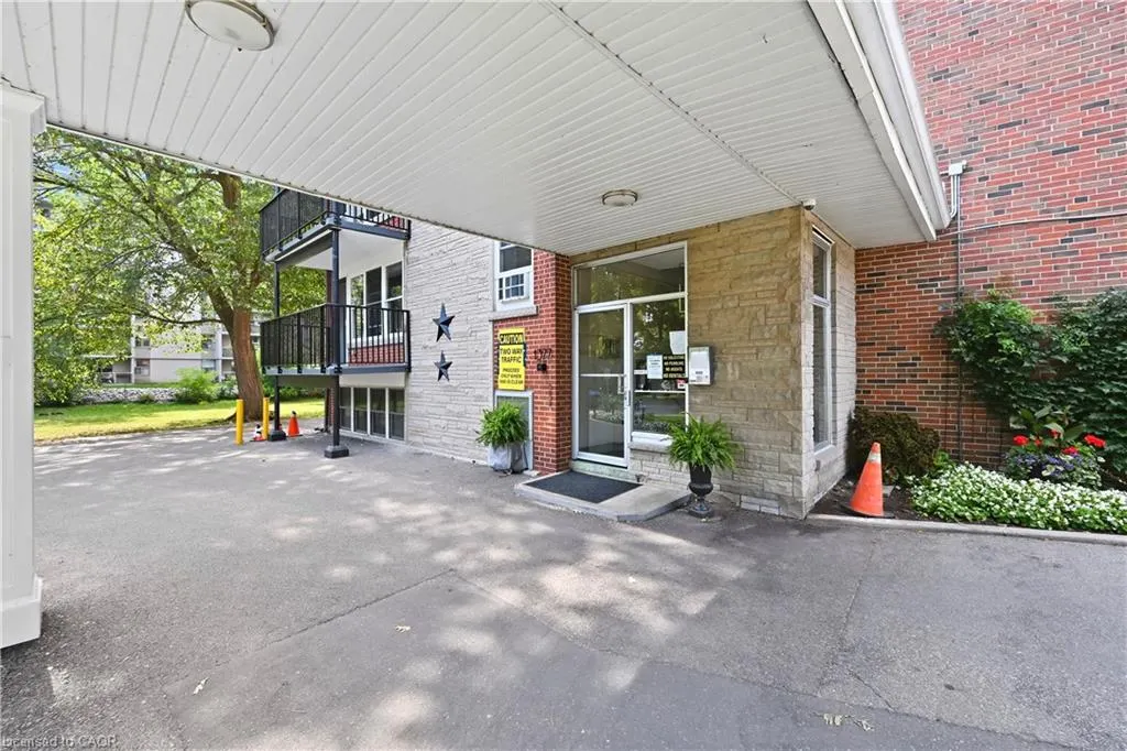 1377 Lakeshore Road, #104