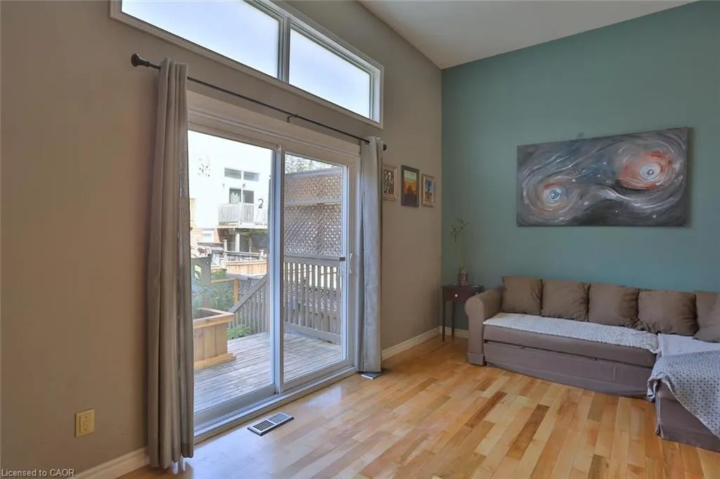 1085 Queens Boulevard, #6
