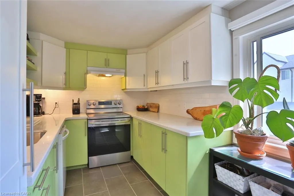 1085 Queens Boulevard, #6