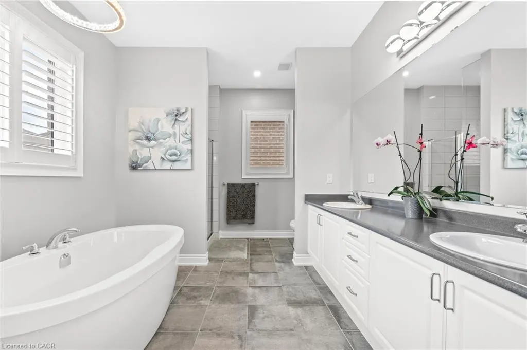 107 Avanti Crescent