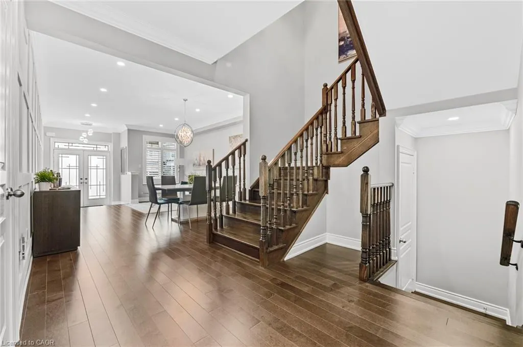 107 Avanti Crescent